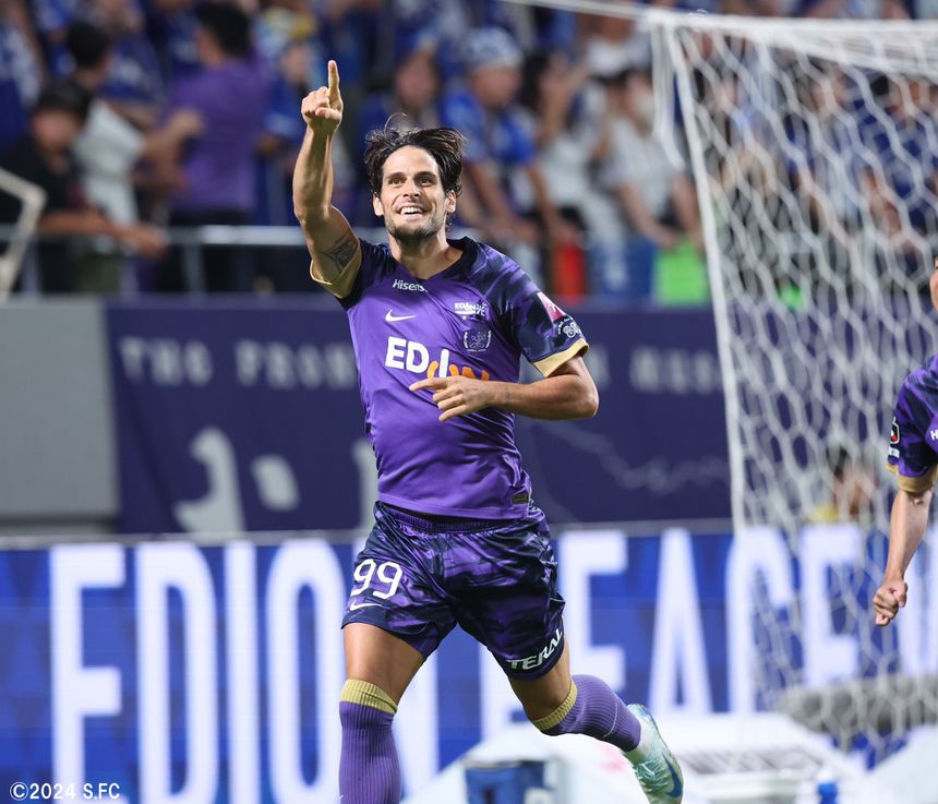 Gonçalo Paciência no Sanfreece Hiroshima (DR)