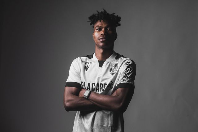 Ejike Opara é conquistador até junho de 2029 - Foto: Vitória Sport Clube