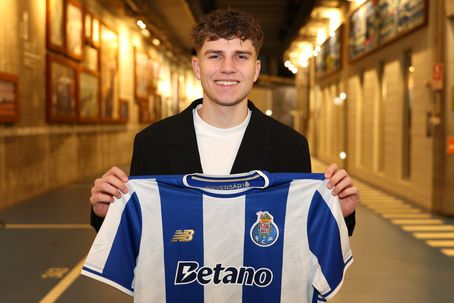 Oskar Pietuszewski é o último diamante a chegar ao Dragão - Foto: FC Porto