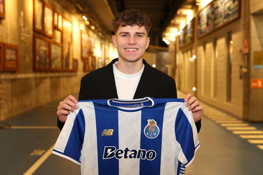 Oskar Pietuszewski é o último diamante a chegar ao Dragão - Foto: FC Porto
