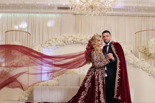 O futebolista Munir El Haddadi está noivo da influencer María Martínez, anterior companheira de Rodrigo Moreno. Ambos foram companheiros na seleção espanhola