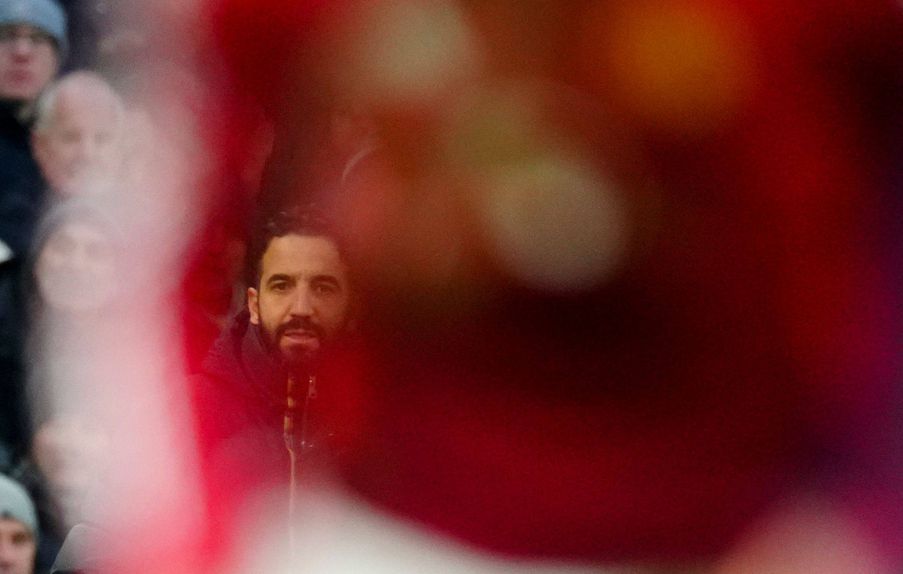 Com Mourinho a não conseguir encontrar soluções para tornar o Benfica uma equipa vencedora, o nome de Amorim começa a ganhar forma — Foto: IMAGO