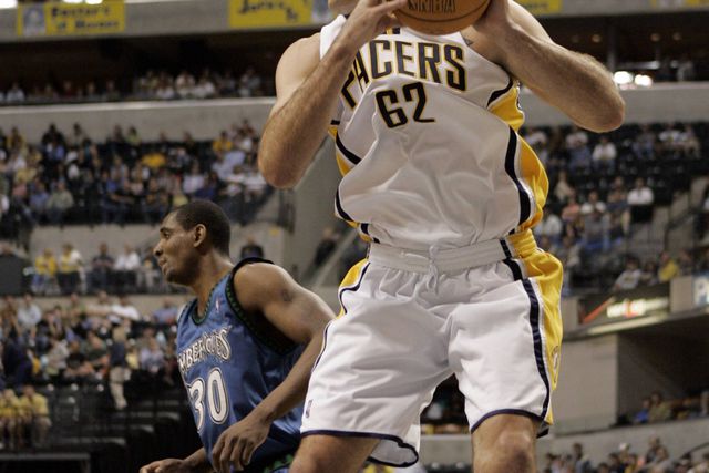 Antiga estrela da NBA não consegue transplante de coração por causa da altura