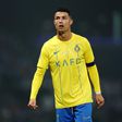Atiraram um cachecol do Al Hilal a Ronaldo e o português... fez isto