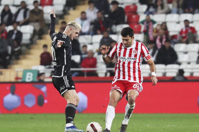 Taça da Turquia: golo perto do fim leva Fernando Santos para os 'quartos'
