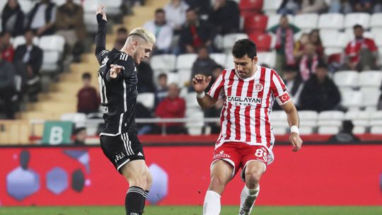Taça da Turquia: golo perto do fim leva Fernando Santos para os 'quartos'