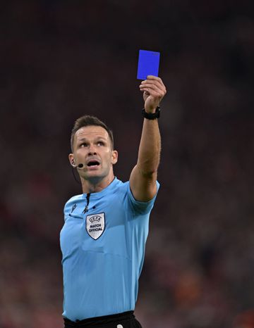 La FIFA pone freno a la idea de la tarjeta azul
