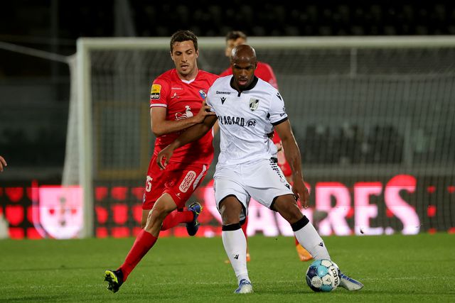 Mercado: Ex-V. Guimarães perto do Bahia