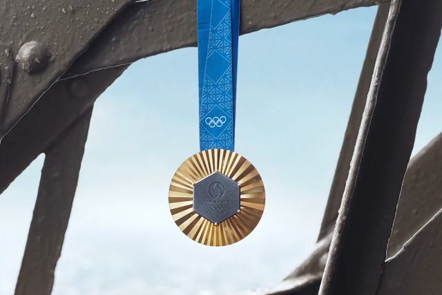 Medalhas de Paris-2024 vão ter pedaço da Torre Eiffel