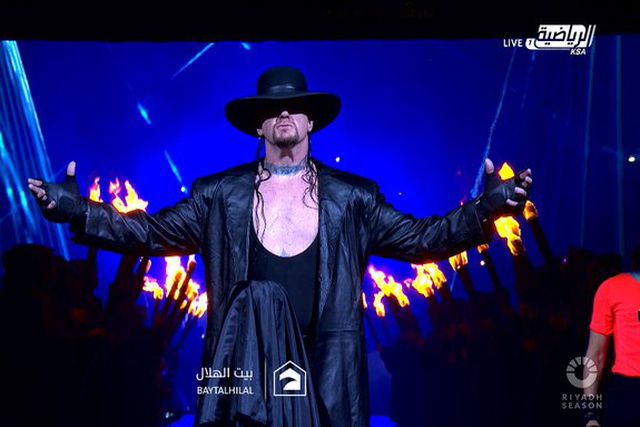 VÍDEO: Show em Riade com o 'Undertaker' no regresso de Cristiano Ronaldo