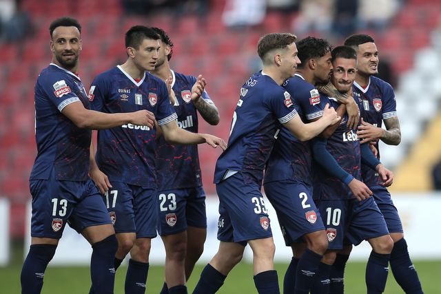 Açorianos cantaram mais alto em duelo de aves (crónica)