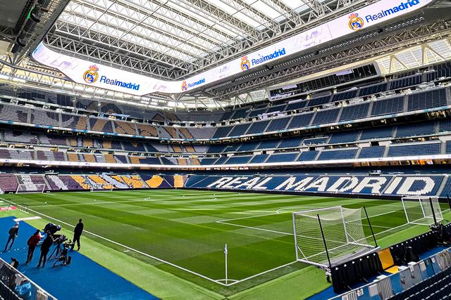 Vista do Santiago Bernabéu, palco do Real Madrid-Atlético Madrid (FOTO Real Madrid/X)