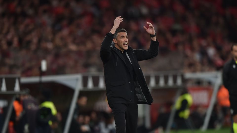 Lage insatisfeito durante o jogo com o Moreirense
