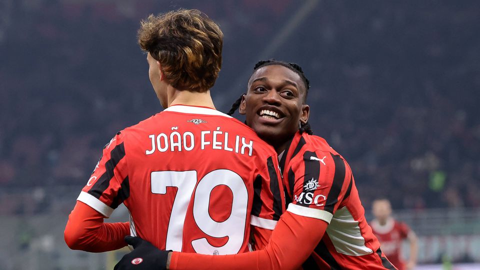 Rafael Leão ao lado de João Félix no Milan