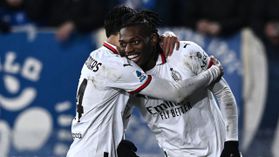 Rafael Leão entra, marca e dá vitória a Sérgio Conceição