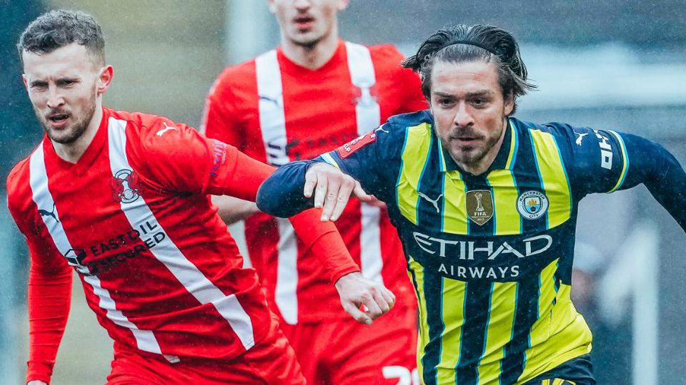Manchester City sofre contra equipa da 3.ª divisão mas continua na Taça