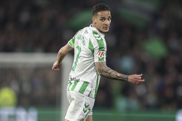 Vídeo: Antony deixa o Man. United... e já marca