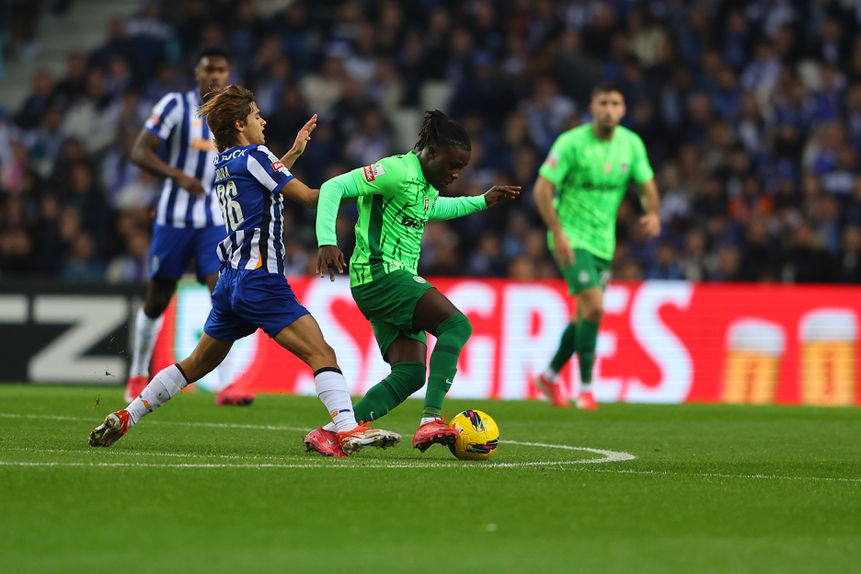 Rodrigo Mora e Geovany Quenda no  FC Porto-Sporting, no Dragão