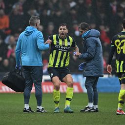 Nico Gonzalez teve estreia azarada no Manchester City ao lesionar-se antes dos 20 minutos de jogo frente ao Leyton Orient