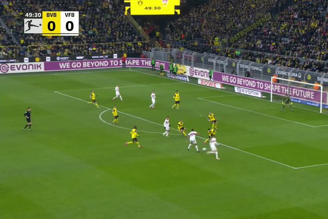 Vídeo: Anton marca na própria baliza e deixa Dortmund em desvantagem