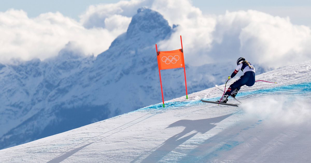 Lindsey Vonn fala pela primeira vez após a queda: «Ainda me esperam mais operações»