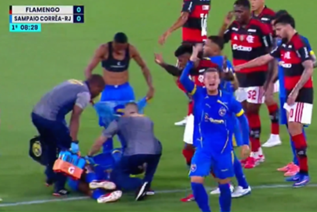 Imagens chocantes: jogador entra em convulsão durante jogo com o Flamengo
