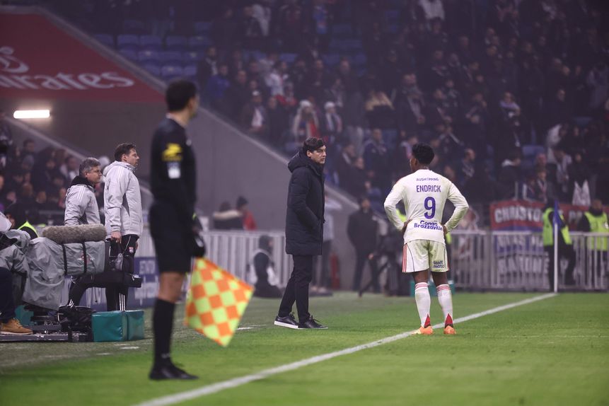 Paulo Fonseca à conversa com Endrick