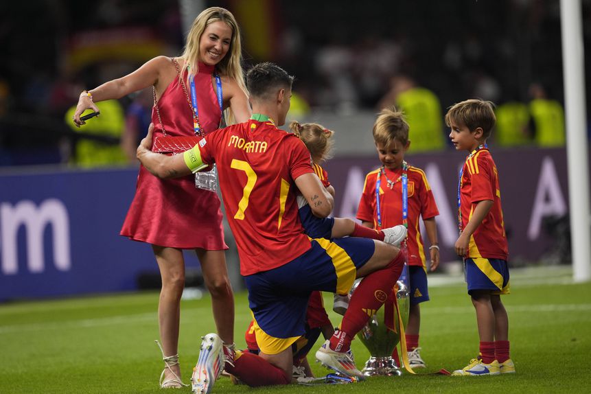 Álvaro Morata tem três filhos com Alice Campello