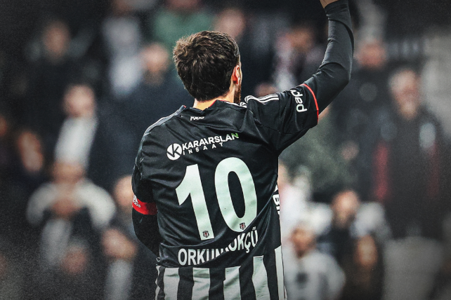 Orkun Kokçu reduziu para o Besiktas de penálti - Foto: Besiktas