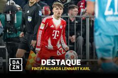 O que foi isto, Lennart Karl? A finta foi tão má que até o adversário aprovou