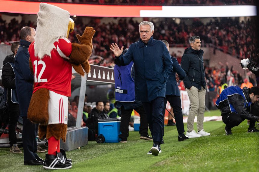 Técnico das águias não desiste da luta pelo título e assume que estará particularmente atento ao FC Porto-Sporting desta segunda-feira