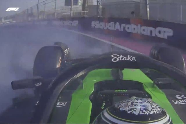 Vídeo: Zhou Guanyu tem acidente e causa bandeira vermelha na Arábia Saudita