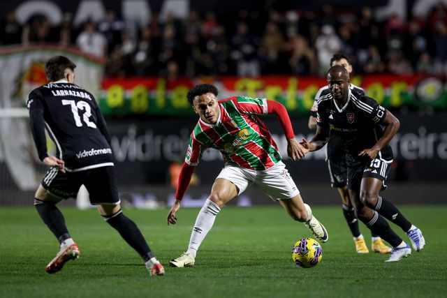 Estrela derrota Casa Pia e passa a 'respirar' melhor