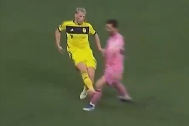 Vídeo: Messi escapa a grave lesão após entrada dura