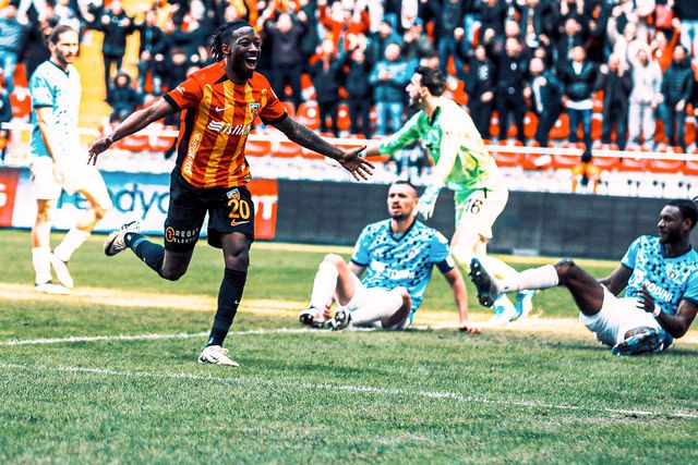 Turquia: Miguel Cardoso e Carlos Mané marcam na vitória do Kayserispor