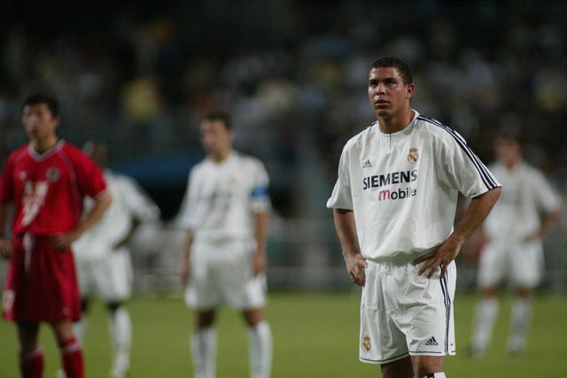 Ronaldo Fenómeno com a camisola do Real Madrid