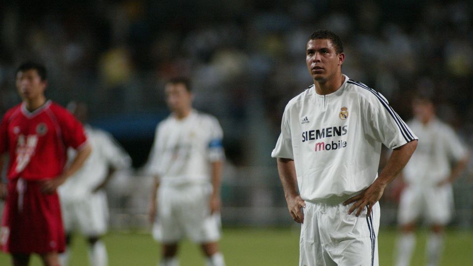 Ronaldo Fenómeno com a camisola do Real Madrid