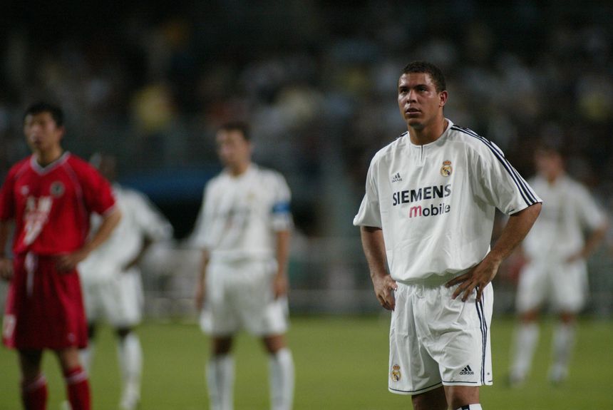 Ronaldo Fenómeno com a camisola do Real Madrid