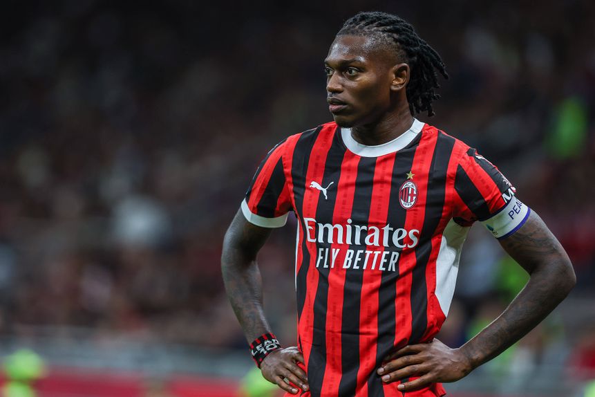 Rafael Leão a jogar pelo Milan