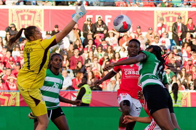 Benfica e Sporting empataram (1-1) no último dérbi, para o campeonato, no Estádio da Luz
