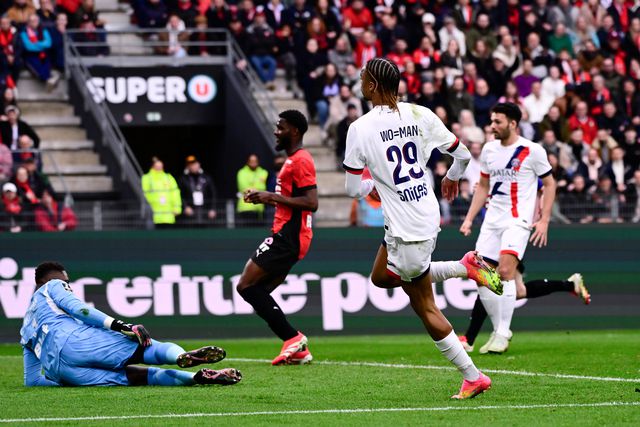 PSG goleia Rennes após derrota com o Liverpool