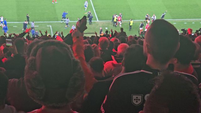 Grande confusão nos bancos após o 2-2 e Mourinho expulso!