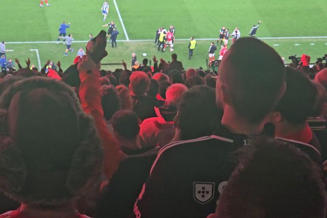 Grande confusão nos bancos após o 2-2 e Mourinho expulso!