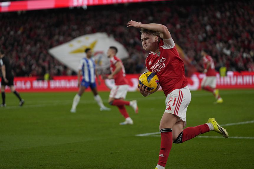 Andreas Schjelderup reduziu a desvantagem do Benfica na Luz - Foto: Bruno de Carvalho/KAPTA+