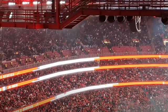 Golaço de Pietuszewski leva adeptos do FC Porto à loucura na Luz