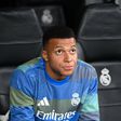 Kylian Mbappé ficou no banco no primeiro jogo entre  Real Madrid e Man. City desta época