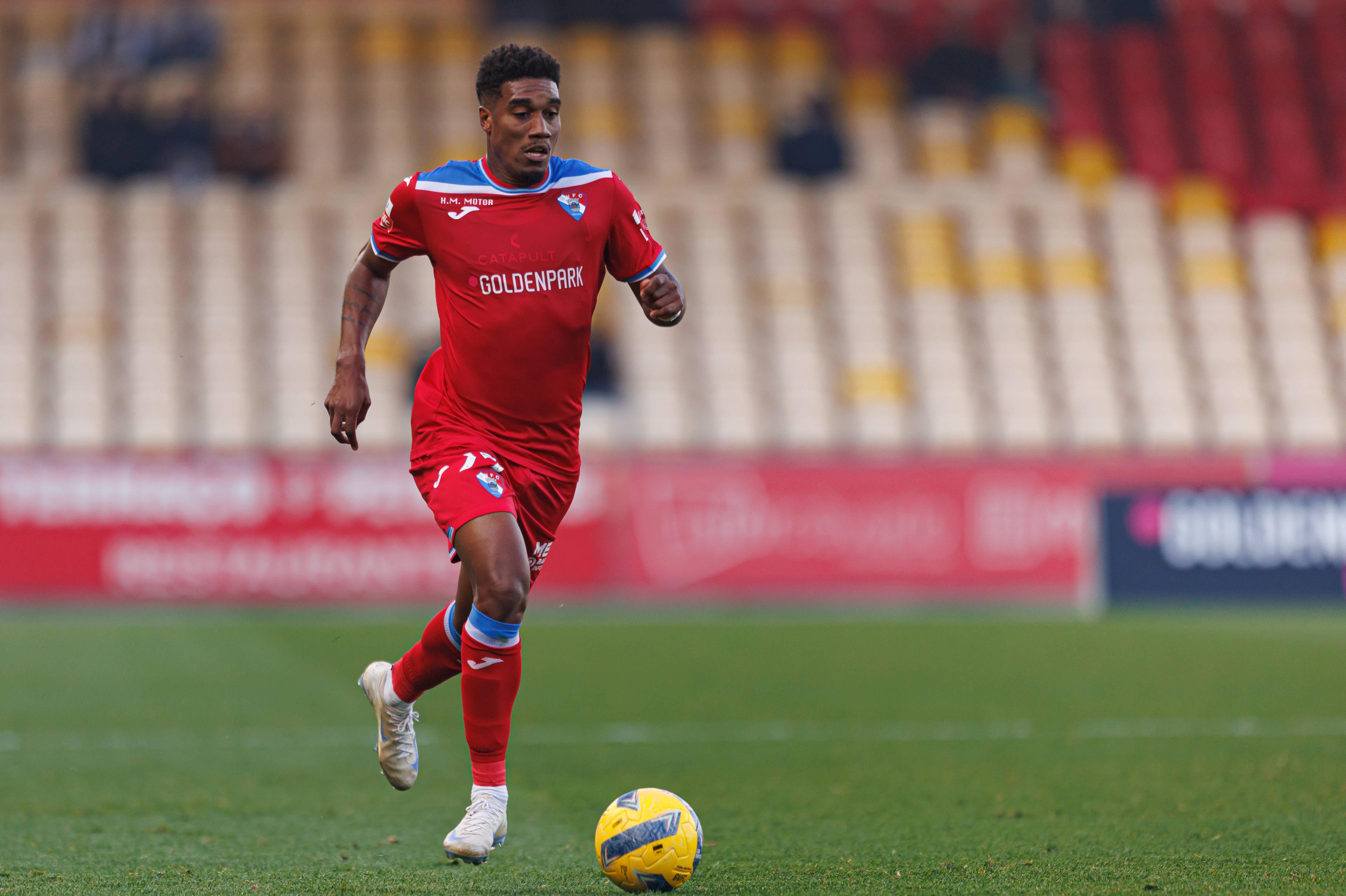 Murilo apontou, de penálti, o golo que vai dando vantagem ao Gil Vicente no terreno do Estrela da Amadora