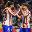 Jogadores do Atlético Madrid a festejar o triunfo no Metropolitano à Real Sociedad