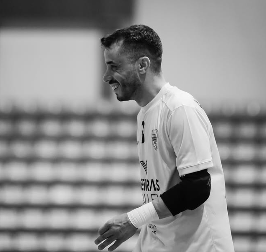 André Sousa representa os Leões de Porto Salvo - Foto: @andresousafutsal/instagram