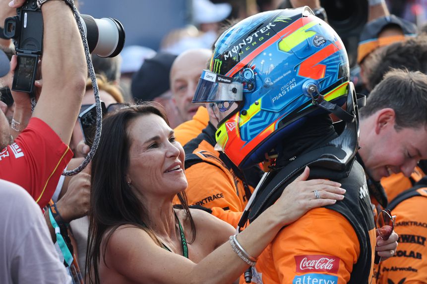 Nicole Piastri e o filho Oscar, o piloto da McLaren. IMAGO